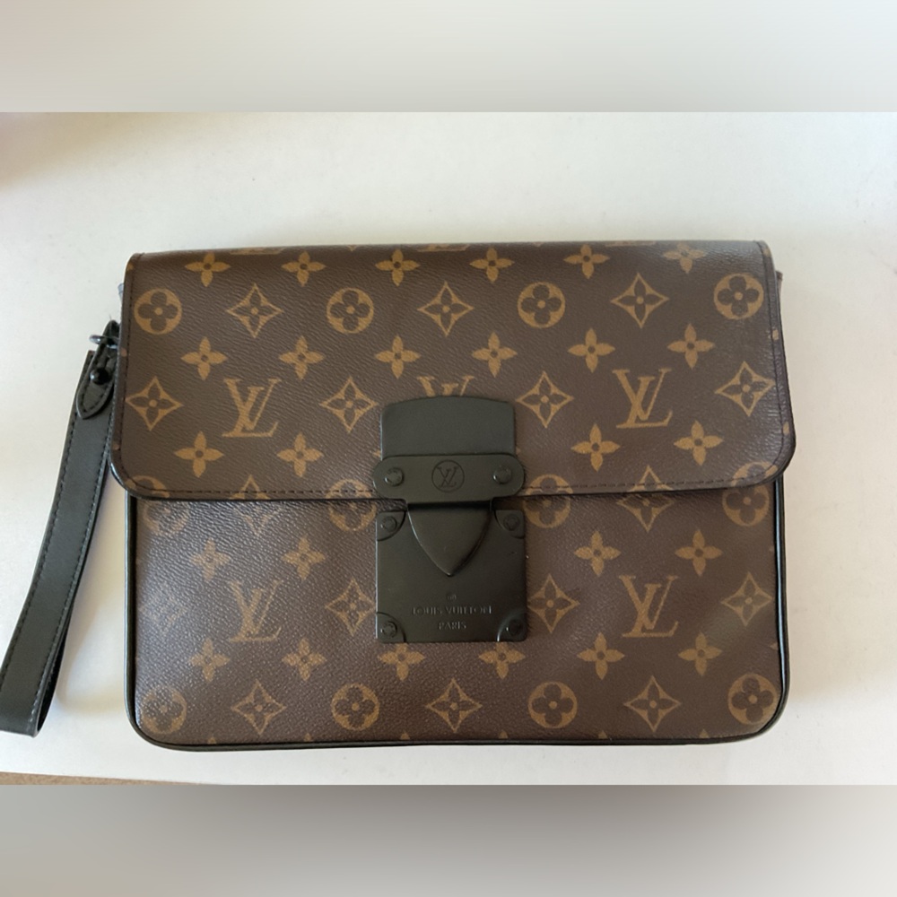 Men luxury messenger bag authentic new
